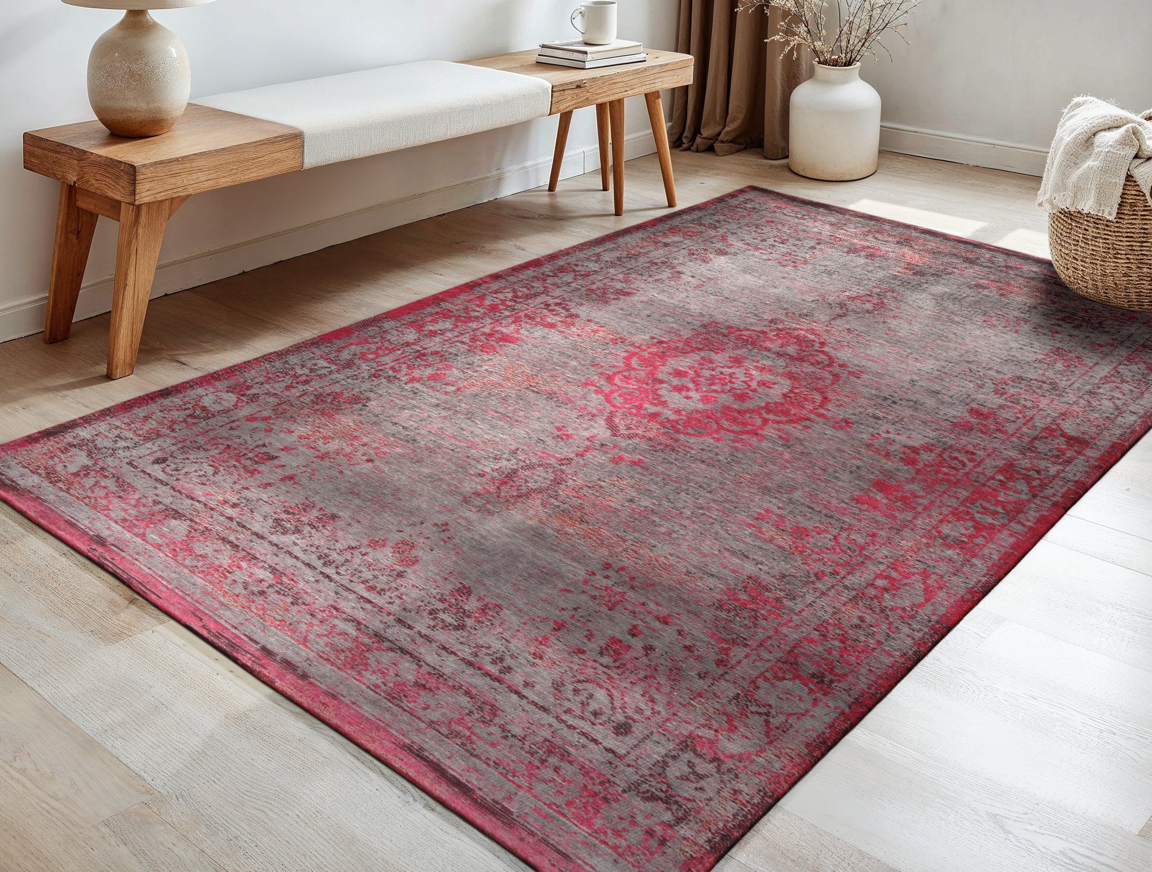 Louis de Poortere Fading World Medallion Pink Flash 8261