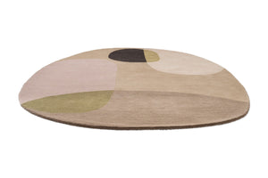 Brink & Campman Decor Miller Autumn Teppich in Sandbeige, Puderrosa und Olivgrün, Schrägansicht