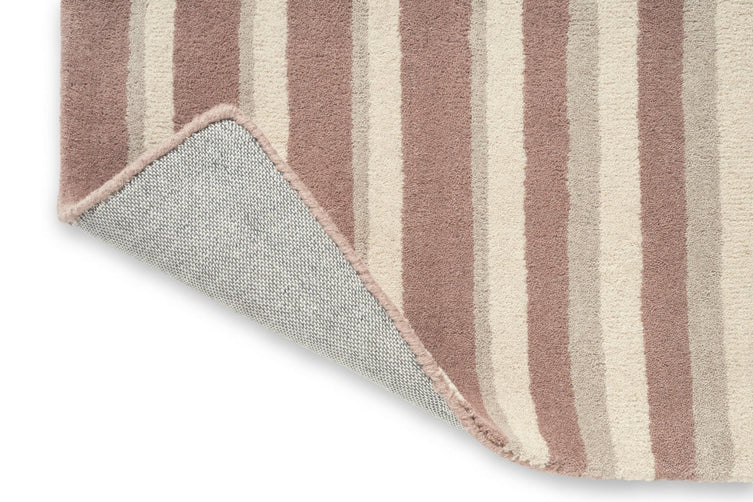 Brink & Campman Decor Pilar Blush Teppich, Detail von umgeschlagener Ecke und Rücken