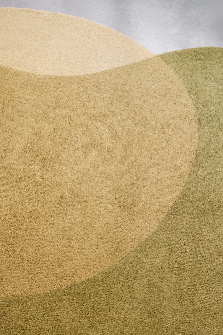 Brink & Campman Element Lane Green Teppich in Olivgrün, Ockergelb und Creme, im Wohnraum, dritte Ansicht