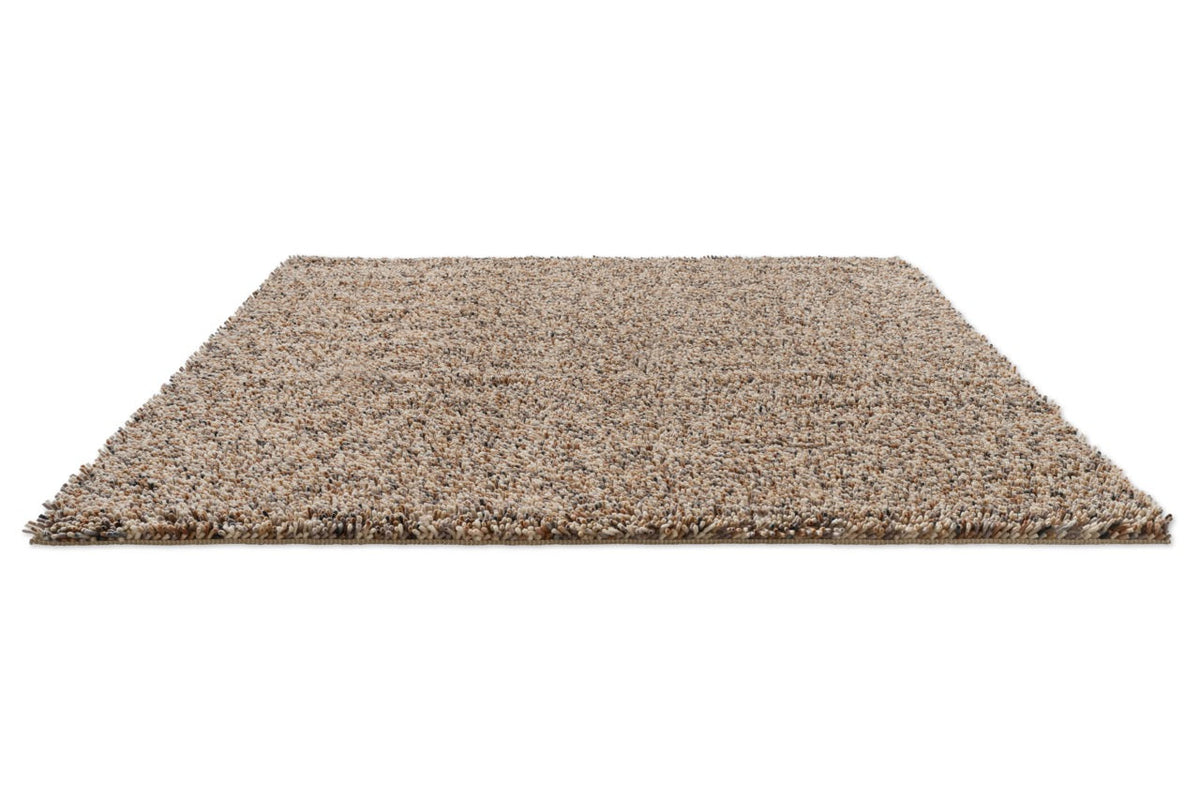 Brink & Campman Loom Natural Teppich in Beige und Creme mit Sprenkeln in Grau und Anthrazit, Schrägansicht