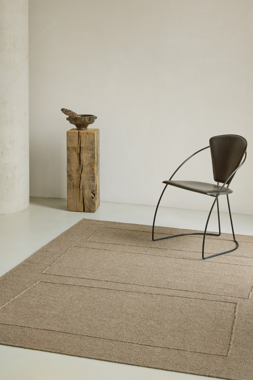 Brink & Campman Senso Blocks Fur Brown Teppich in Camelbraun mit drei Blöcken im Relief, im Wohnraum