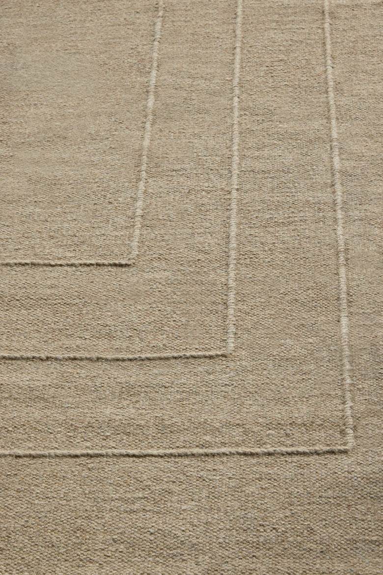 Brink & Campman Senso Border Natural Teppich in Sandbeige mit drei Rahmen im Relief, im Wohnraum, zweite Ansicht