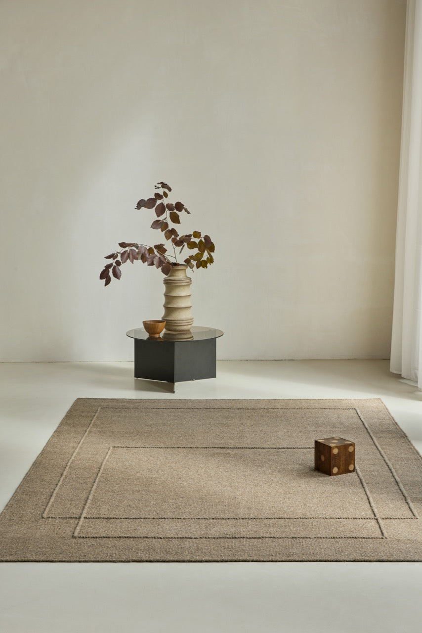 Brink & Campman Senso Level Fur Brown Teppich in Camelbraun mit zwei Rechtecken im Relief, im Wohnraum