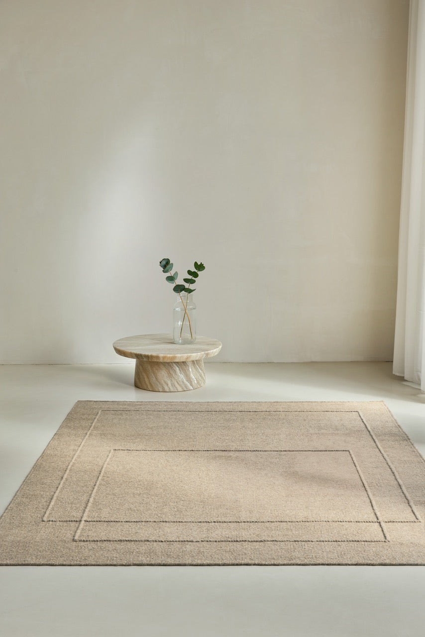 Brink & Campman Senso Level Natural Teppich in Sandbeige mit zwei Rechtecken im Relief, im Wohnraum