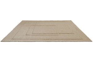 Brink & Campman Senso Planes Natural Teppich in Sandbeige mit überlappenden Rechtecken im Relief, Schrägansicht