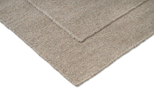 Brink & Campman Senso Planes Soft Taupe Teppich, Detail von Ecke und Gewebe
