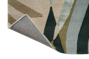 Harlequin Atelier Lagoon Teppich, Detail von umgeschlagener Ecke und Rücken