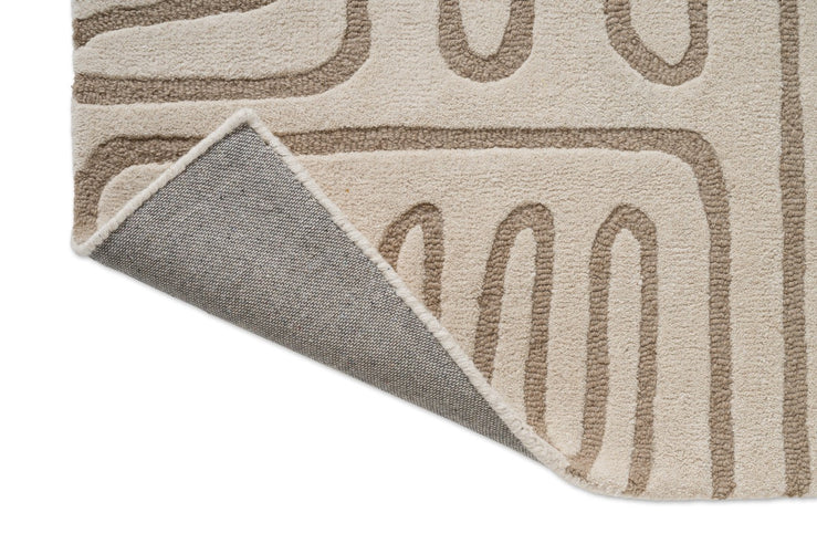 Harlequin Hollow Pebble Teppich, Detail von umgeschlagener Ecke und Rücken