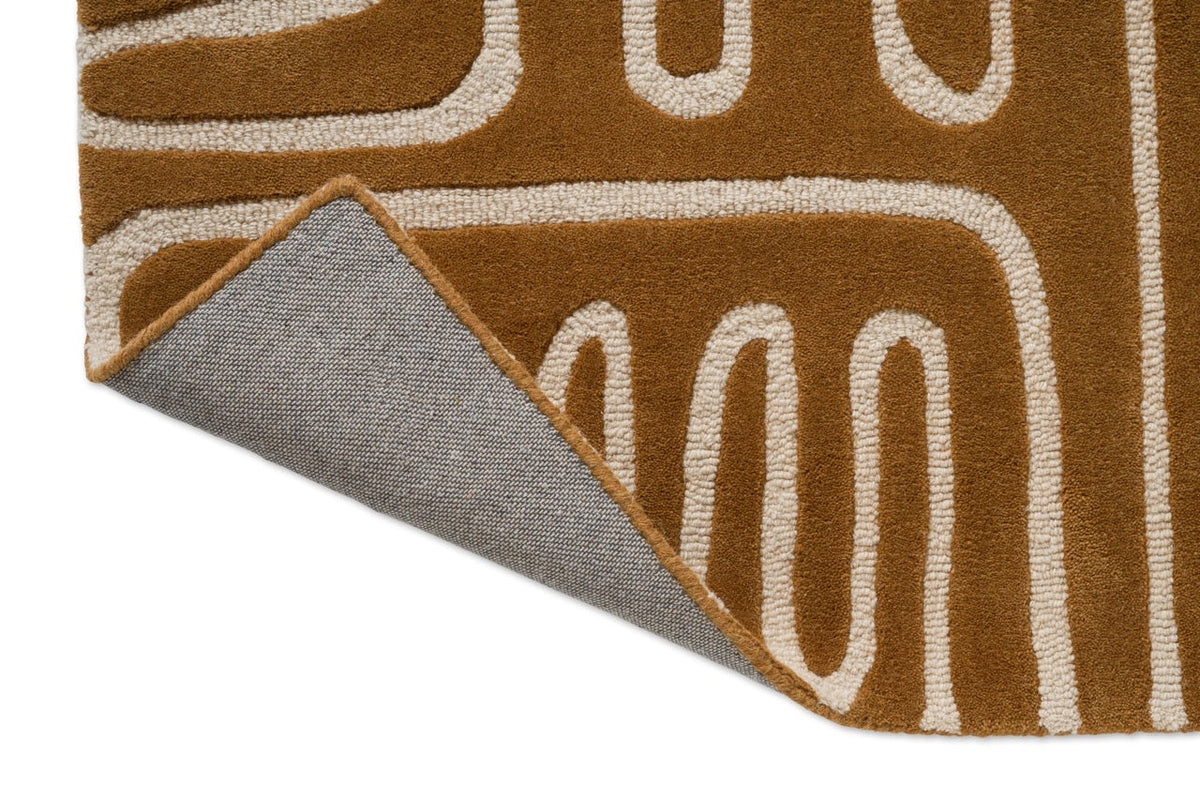 Harlequin Hollow Tan Teppich, Detail von umgeschlagener Ecke und Rücken