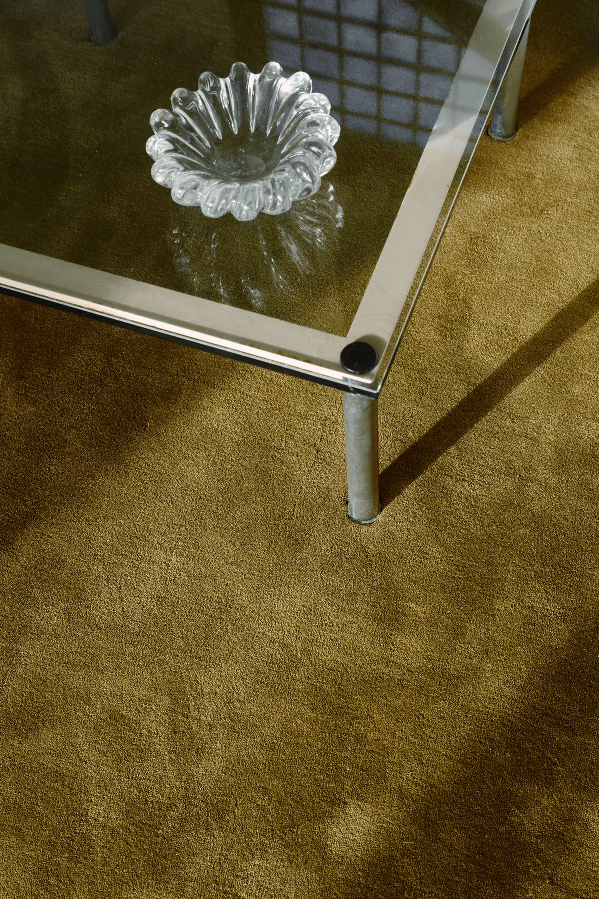 Wollteppich Khaki Layered Solid Wool Green Umber, Detail der Wolle