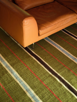 Wollteppich Grün Layered Racer Stripe Cooper Green, Detail des Flachgewebes