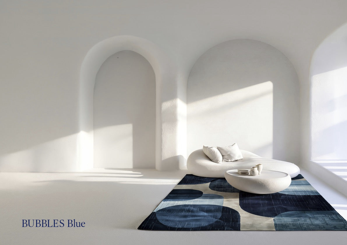 Acsento Bubbles Blue Teppich in Blau mit runden Formen in Petrol und Marine auf Elfenbein, im Wohnraum