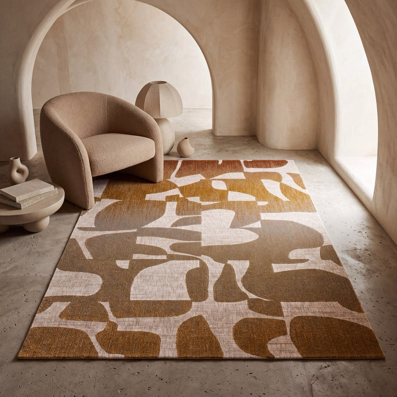 Acsento Duna Multi Teppich in Ocker, Rost und Taupe mit Collageformen auf Creme, im Wohnraum