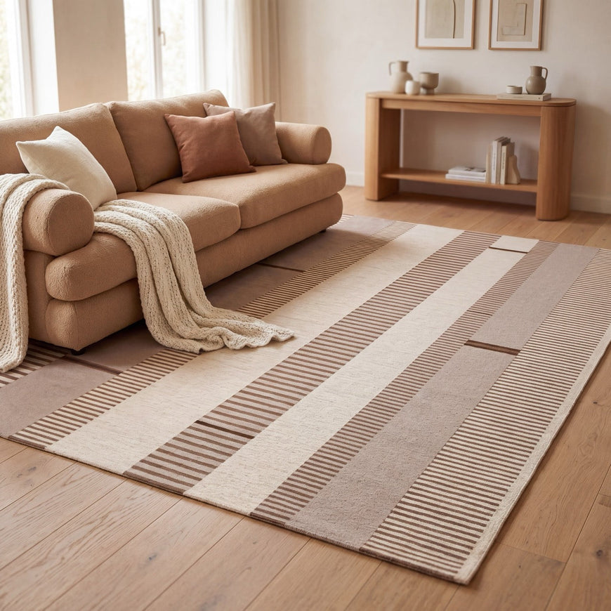 Acsento Oslo Noisette Teppich in Beige mit Streifen in Sand, Elfenbein und Haselnuss, im Wohnraum