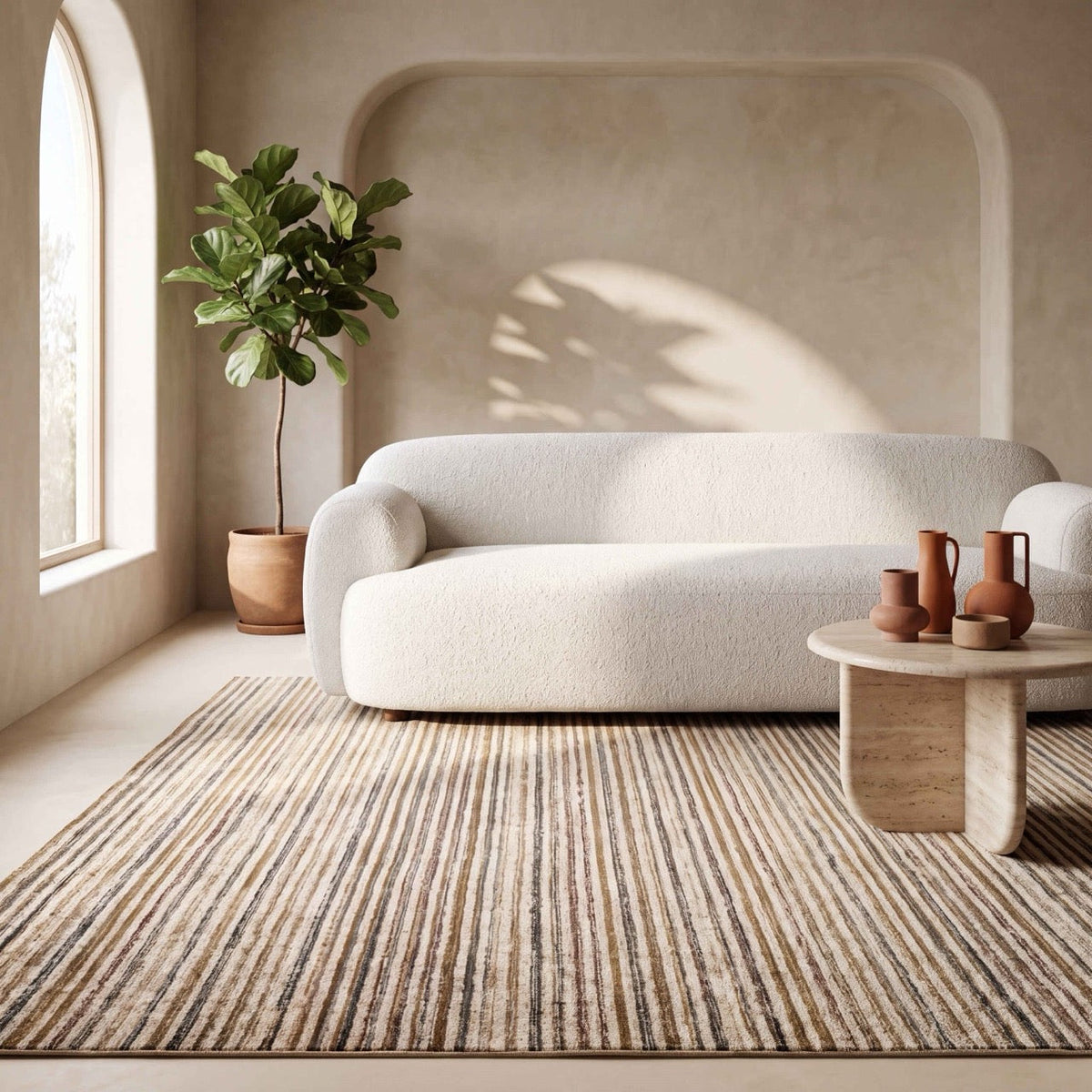 Acsento Siena 51 Teppich in Beige mit feinen Streifen in Sand, Karamell und Ocker, im Wohnraum