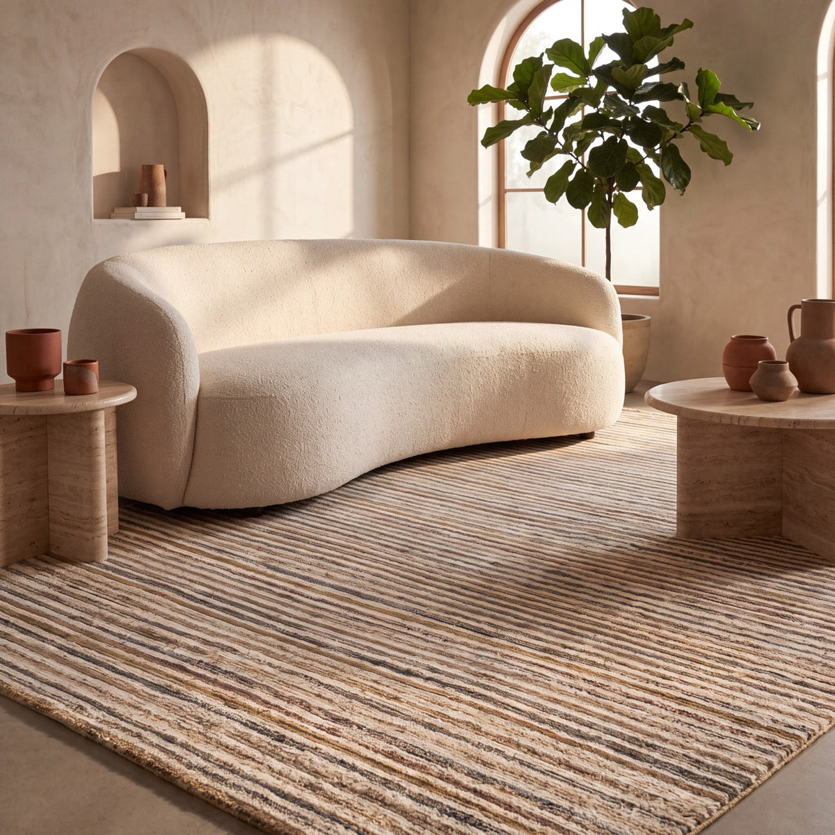 Acsento Siena 51 Teppich in Beige mit feinen Streifen in Sand, Karamell und Ocker, im Wohnraum, zweite Ansicht