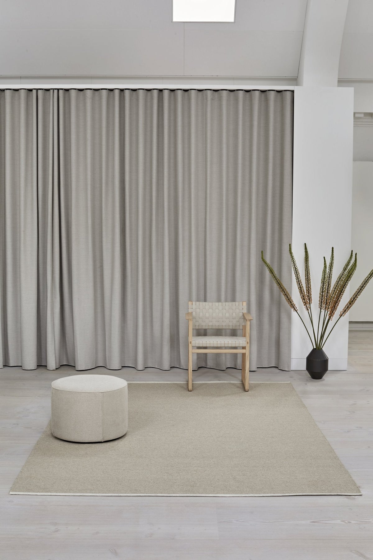 Massimo Escape Kelim Light Beige Teppich, in einem Wohnraum