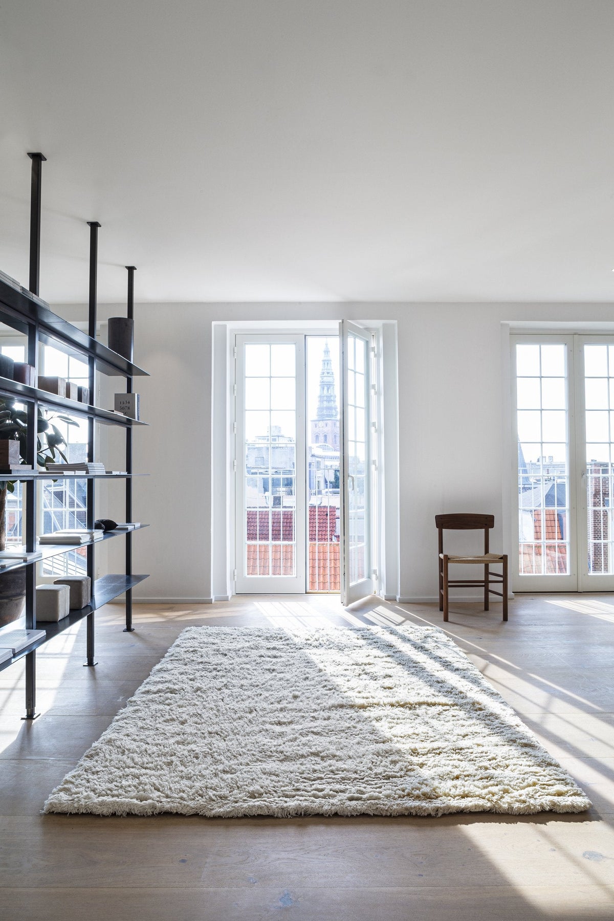 Massimo Rya Cream Hochflor Wollteppich, in einem Wohnraum