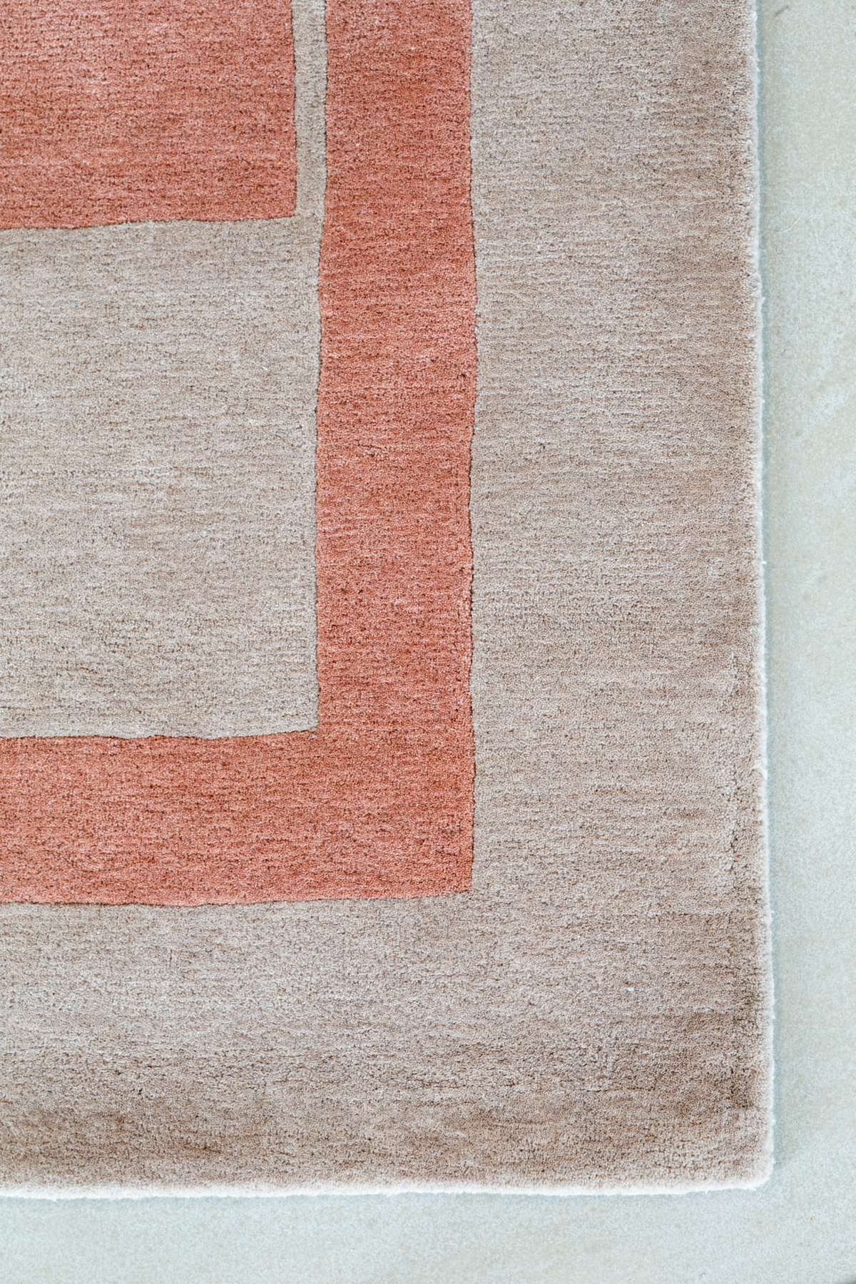 Massimo Structures Fragment 3 rosa Teppich, Detail der Ecke
