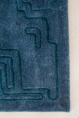 Massimo Structures Fragment 4 Designteppich, Detail der Ecke